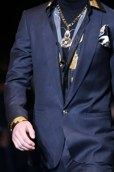 Look 2